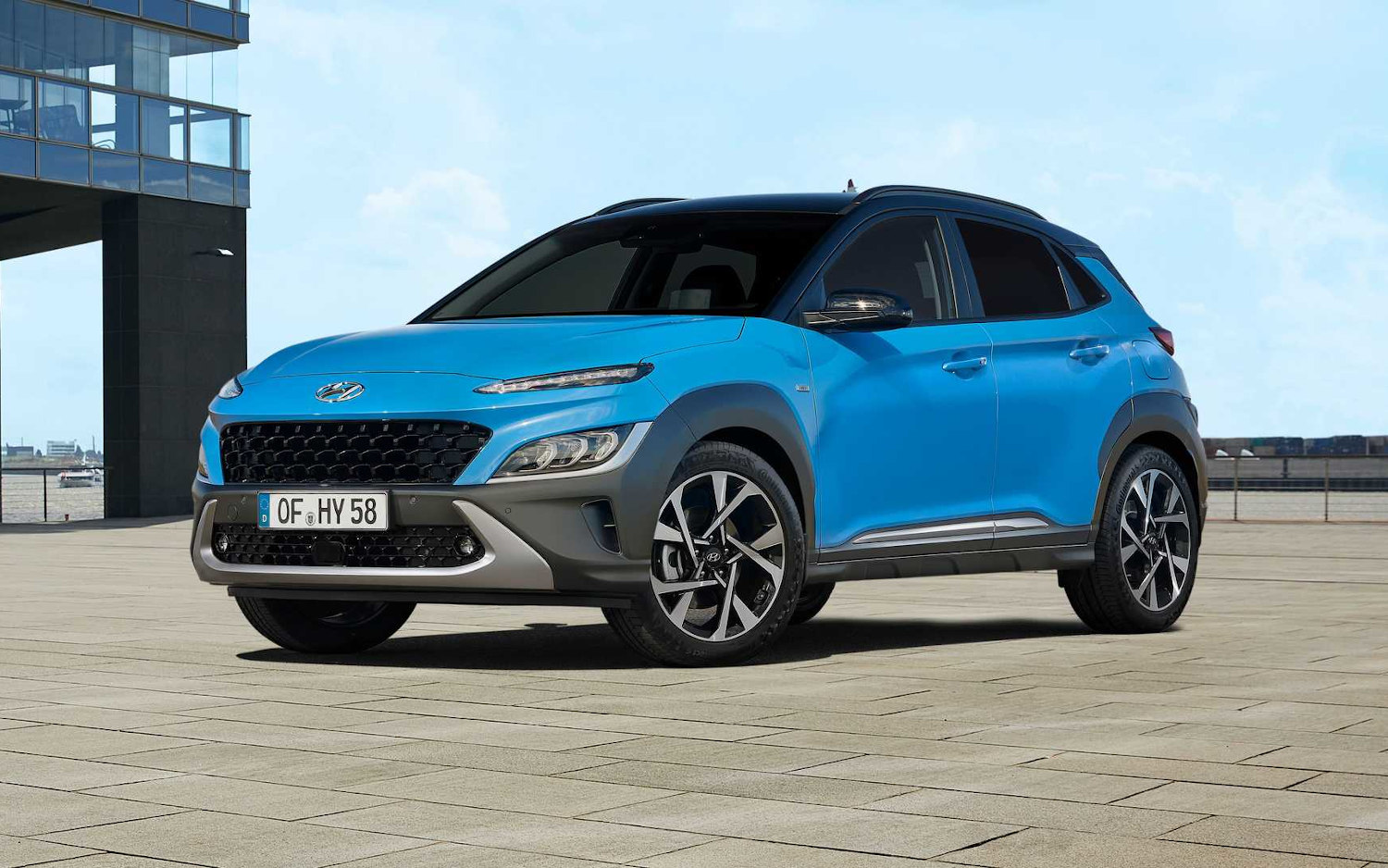 Comparison Hyundai Kona 2021 vs Kia Stonic Mixx 2019 SUV Drive